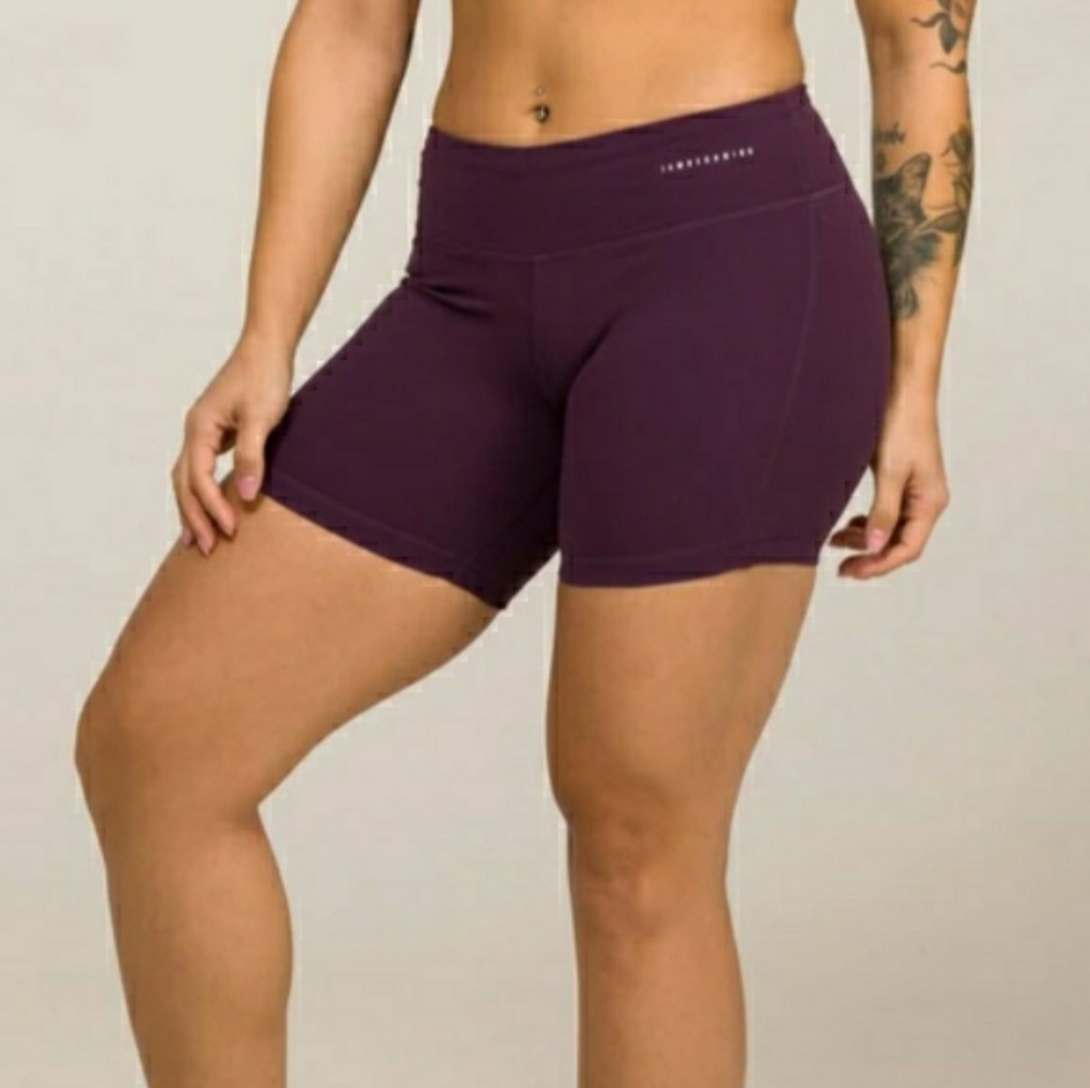 THREE IAB No Ride Shorts